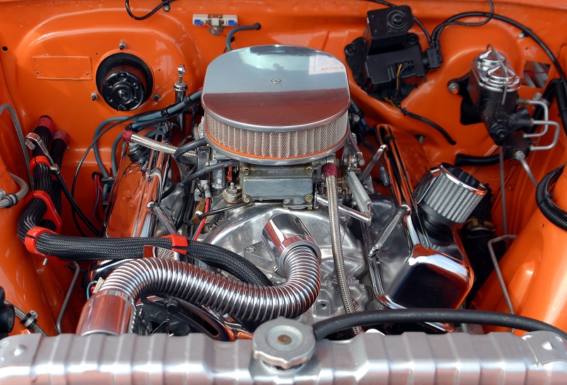 garagiste-PEILLON-min_car-engine-1738309